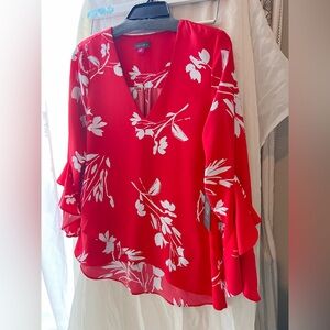 NWT Vince Camuto Red and White Floral Blouse w/Bell Sleeves